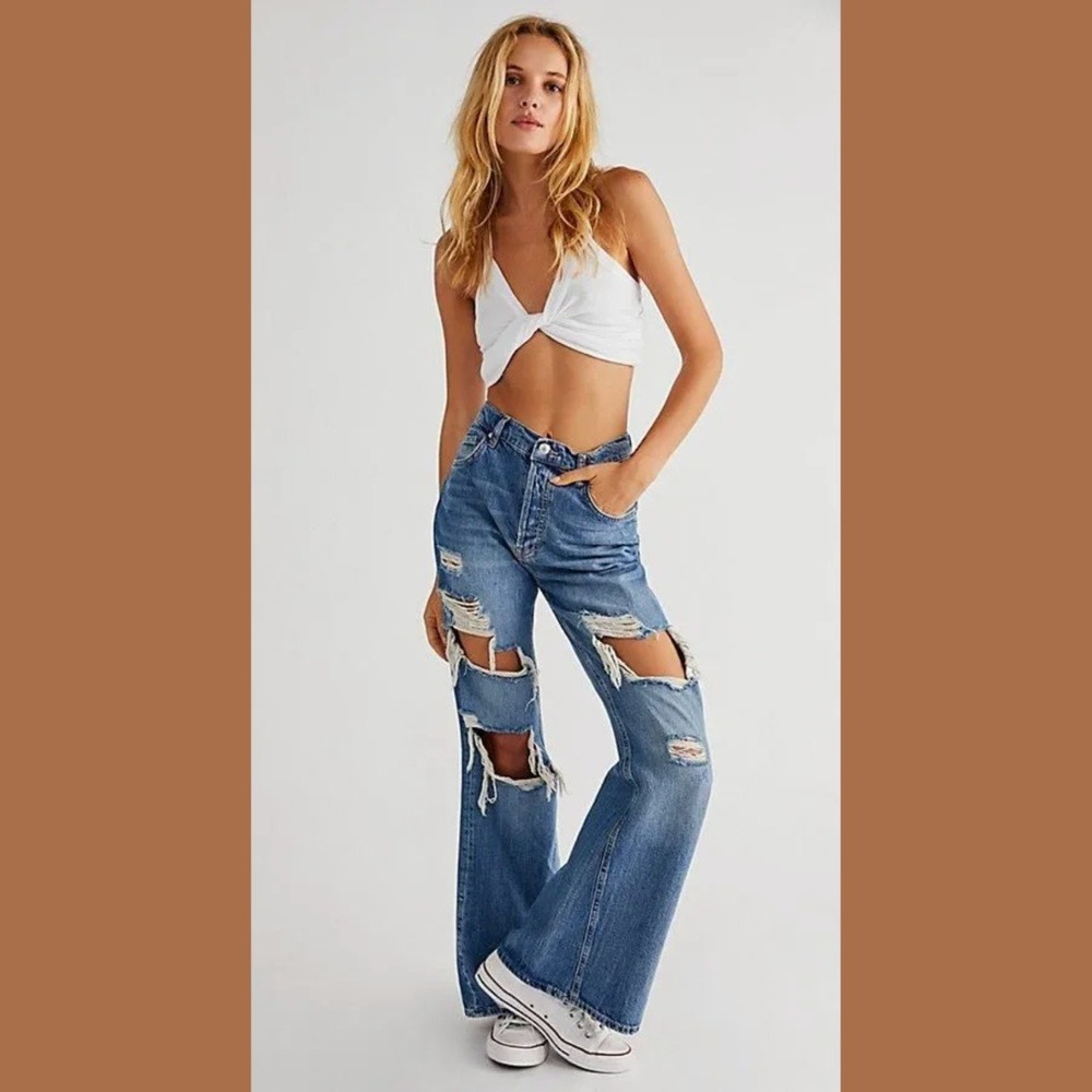 We the Free Size 24 New Dawn Flare jeans Distressed High Rise Button Fly Boho‎